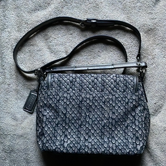 Coach F26036 Taylor Snake Black/Beige fabric purse. - Picture 2 of 11